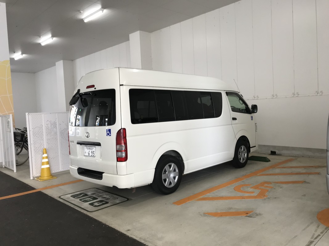車椅子用駐車場