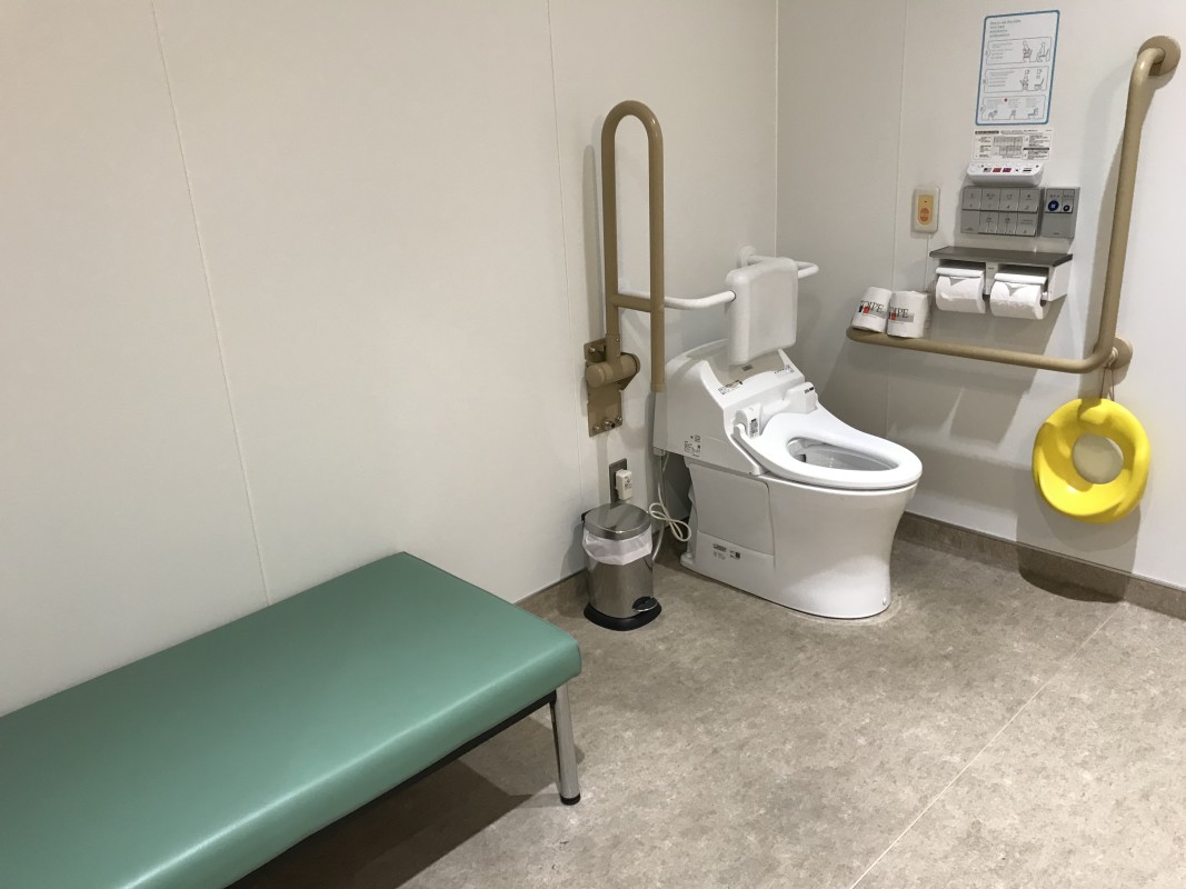 多目的トイレ