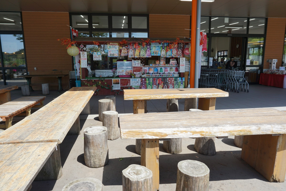 外側イートインスペース