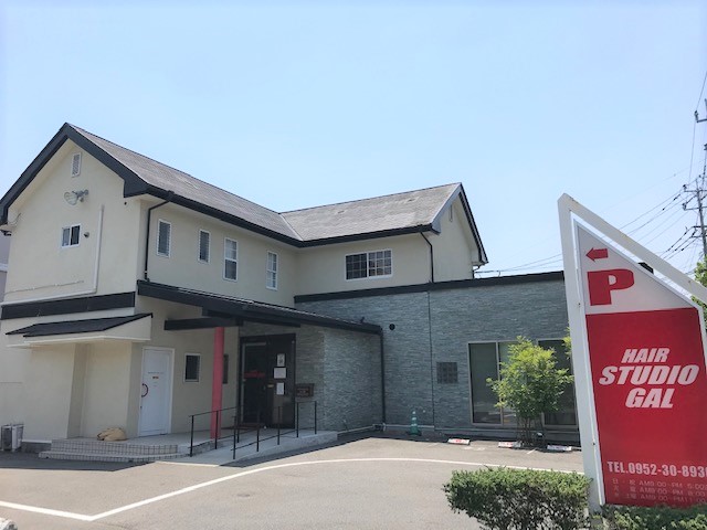 店舗横は軽自動車用駐車スペース