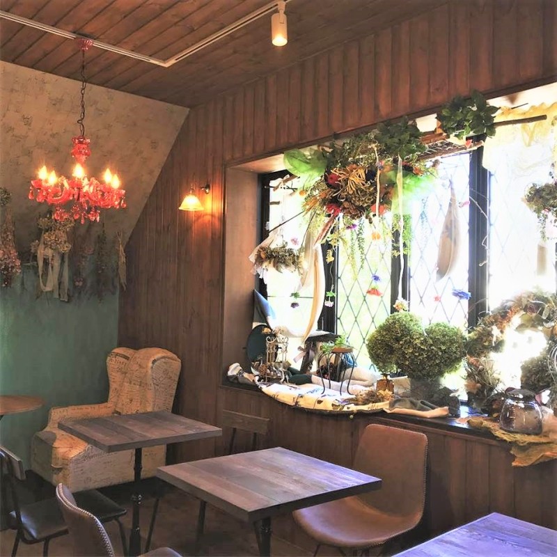 【2階八子の花カフェ】テーブル席