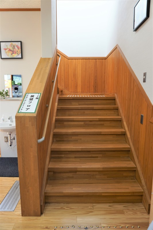 新館2階の展望所への階段