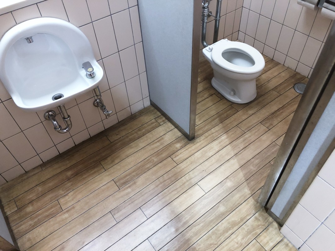 こどものトイレ