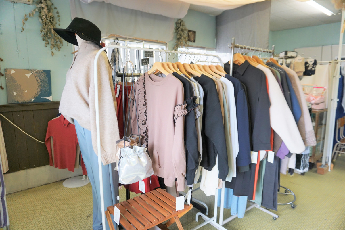 プチプラのお洋服がいっぱい並んでいます！