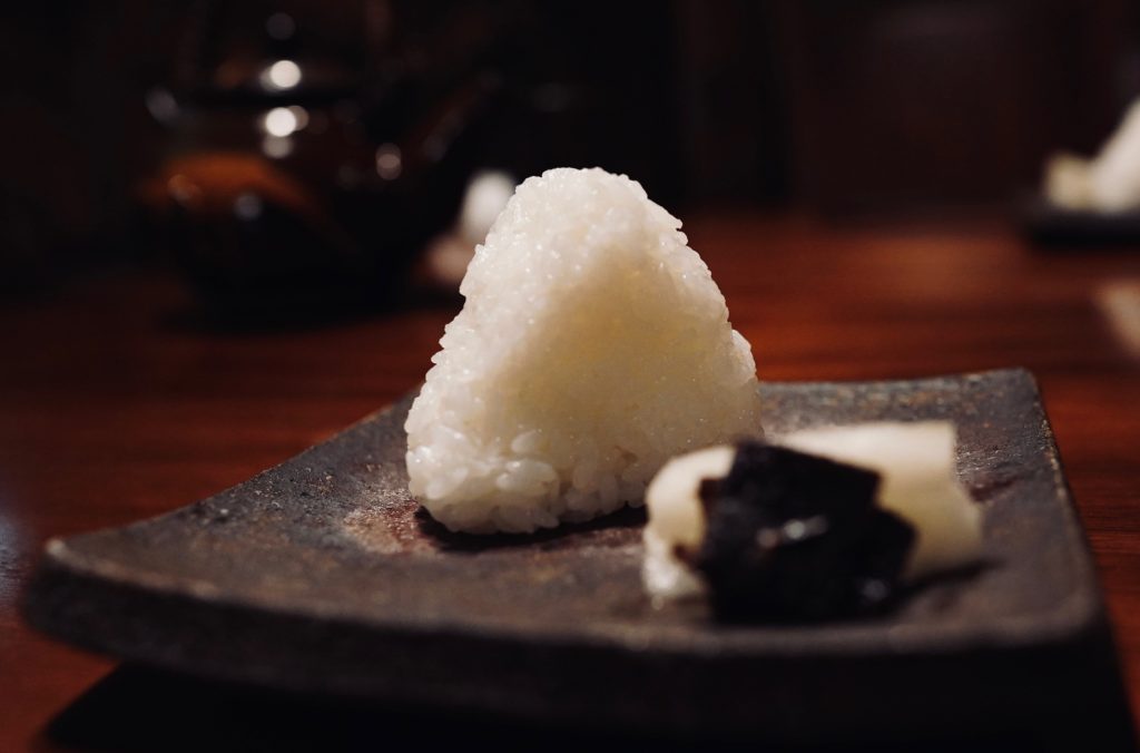 コースの最後の「おむすび」でほっとひといき