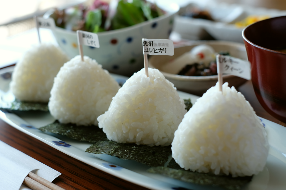 様々なお米のおにぎりがの食べ比べできるカフェ