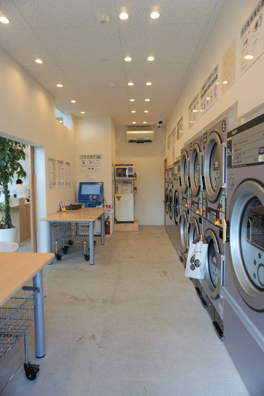 屋内でカフェとつながっています