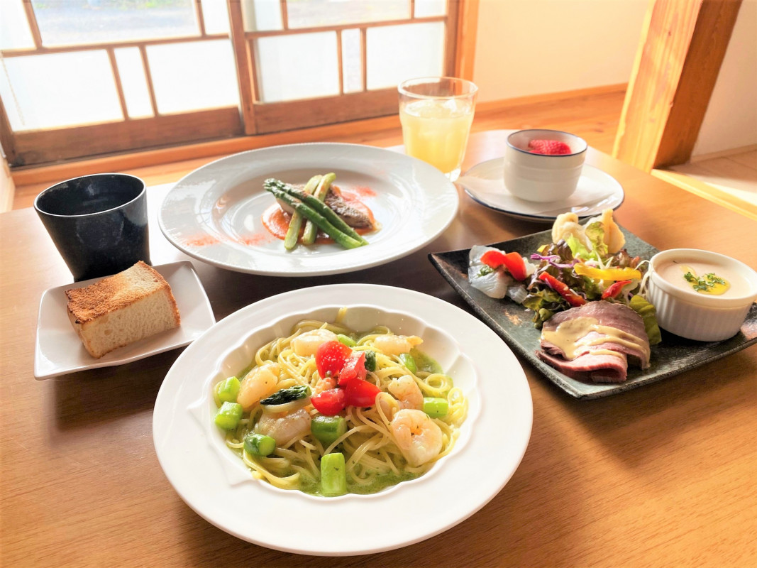 レガーレランチコースはボリュームのある前菜やデザートもついて2,000円（2021.4月現在）