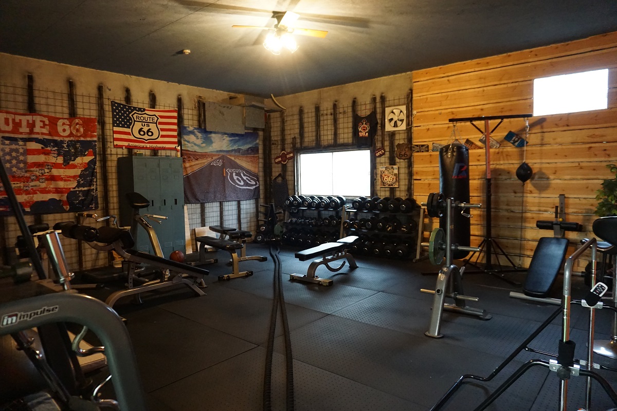 １階奥のフロアはロープトレーニングも可能