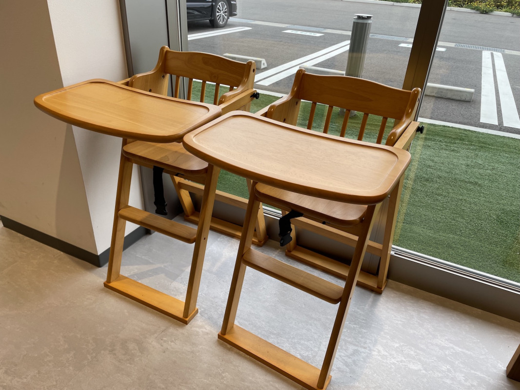 お子さま用のイス