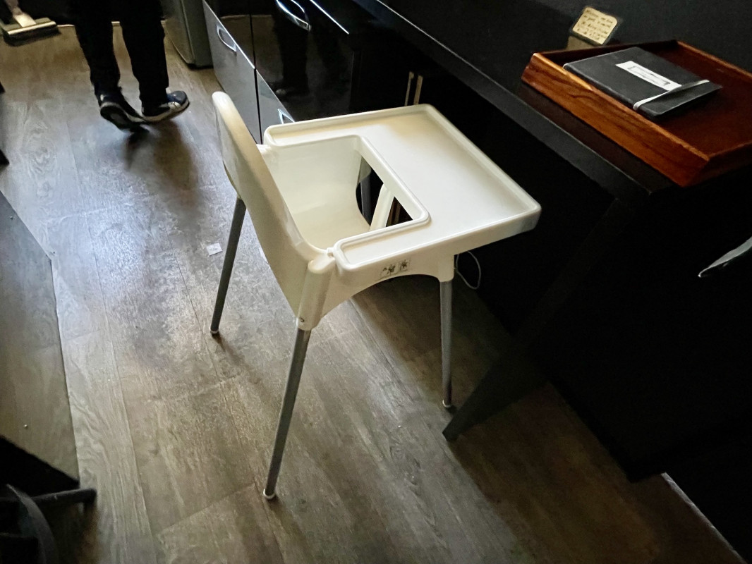 お子様用の椅子