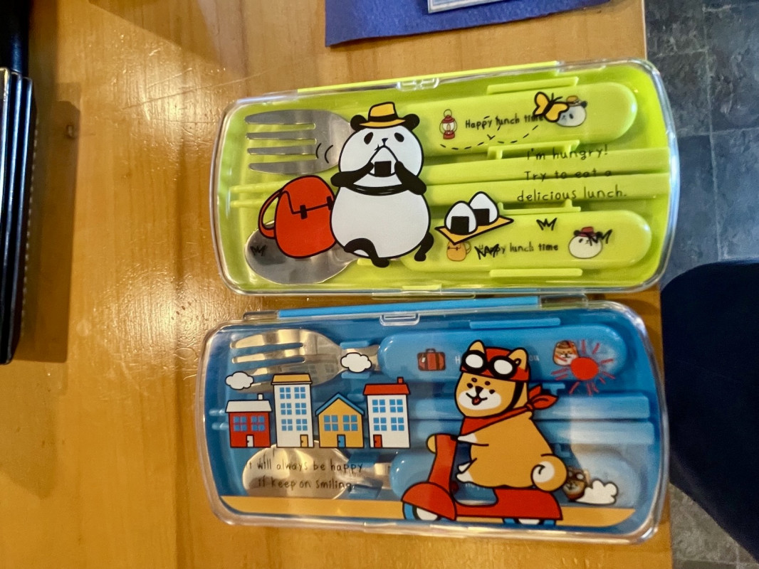 お子様用の食器