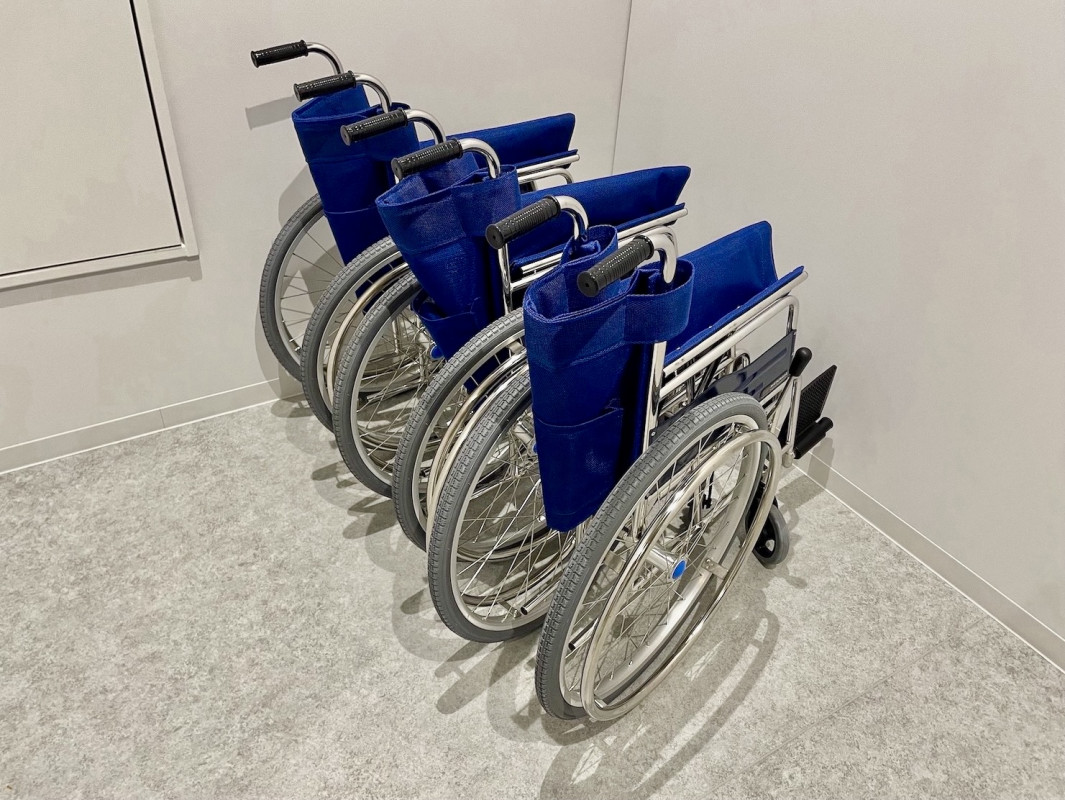 メッシュ地の車いす