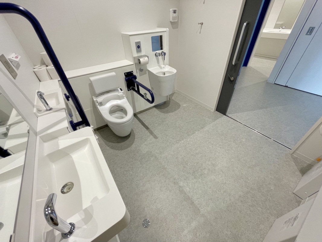 2F洋式トイレ2(女性トイレ側にもあり)