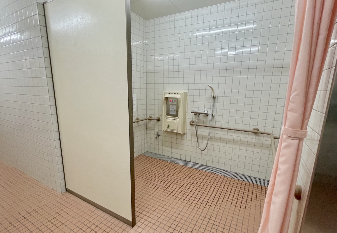 競技者用シャワー室