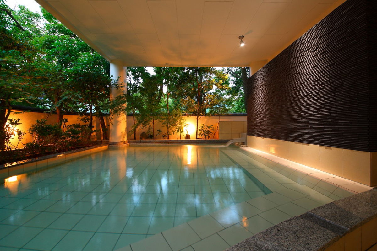 男性用露天風呂(東館3階)