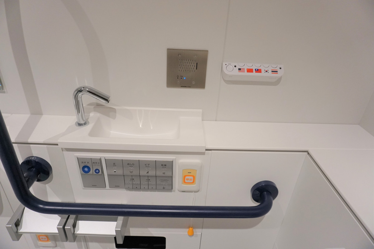 多言語対応音声案内(アメリカ・中国・韓国・台湾・タイ)