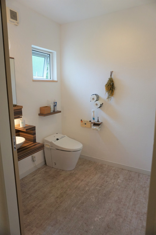 広々してるので、ベビーカーも一緒にはいれます