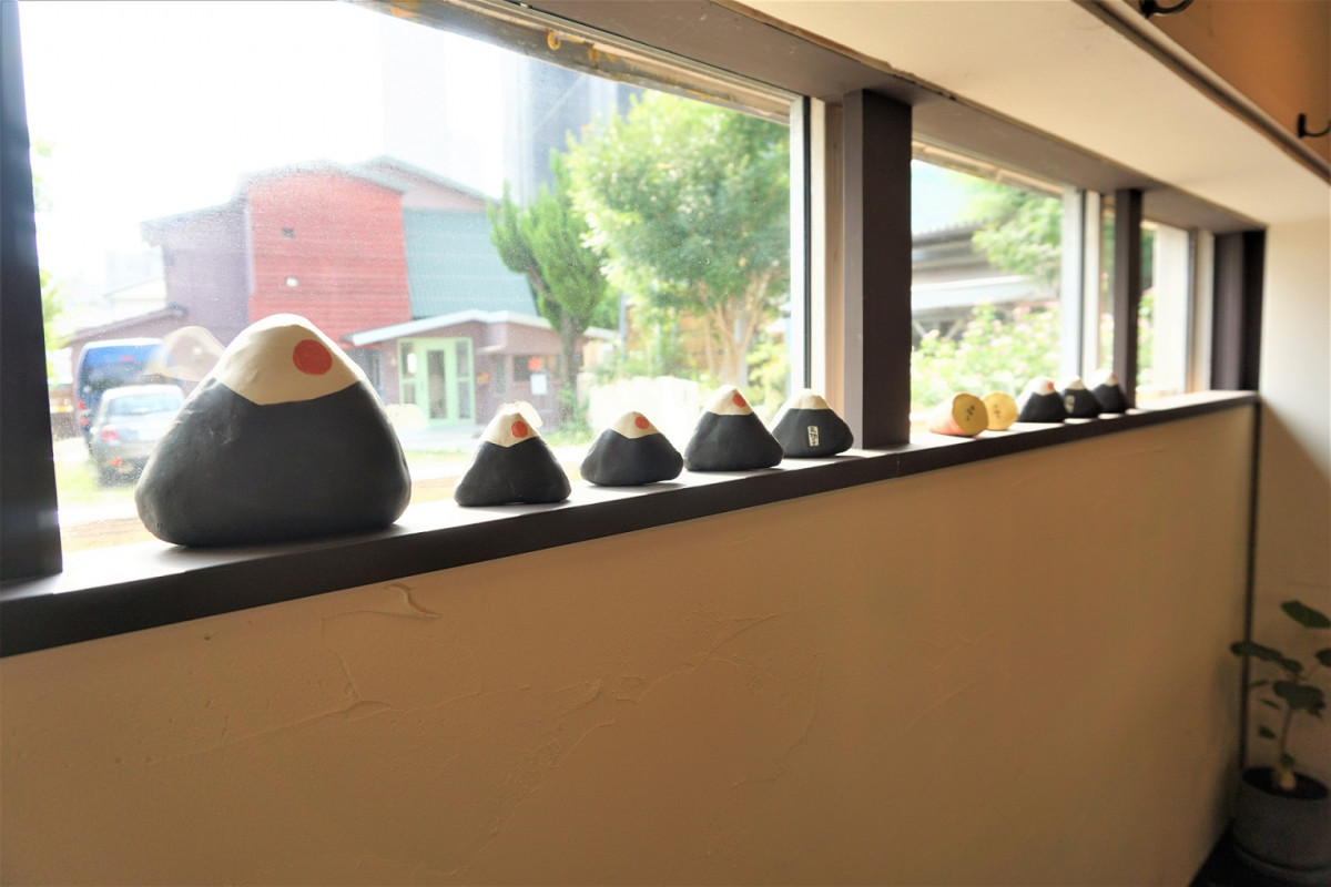 おにぎりモチーフ△▲