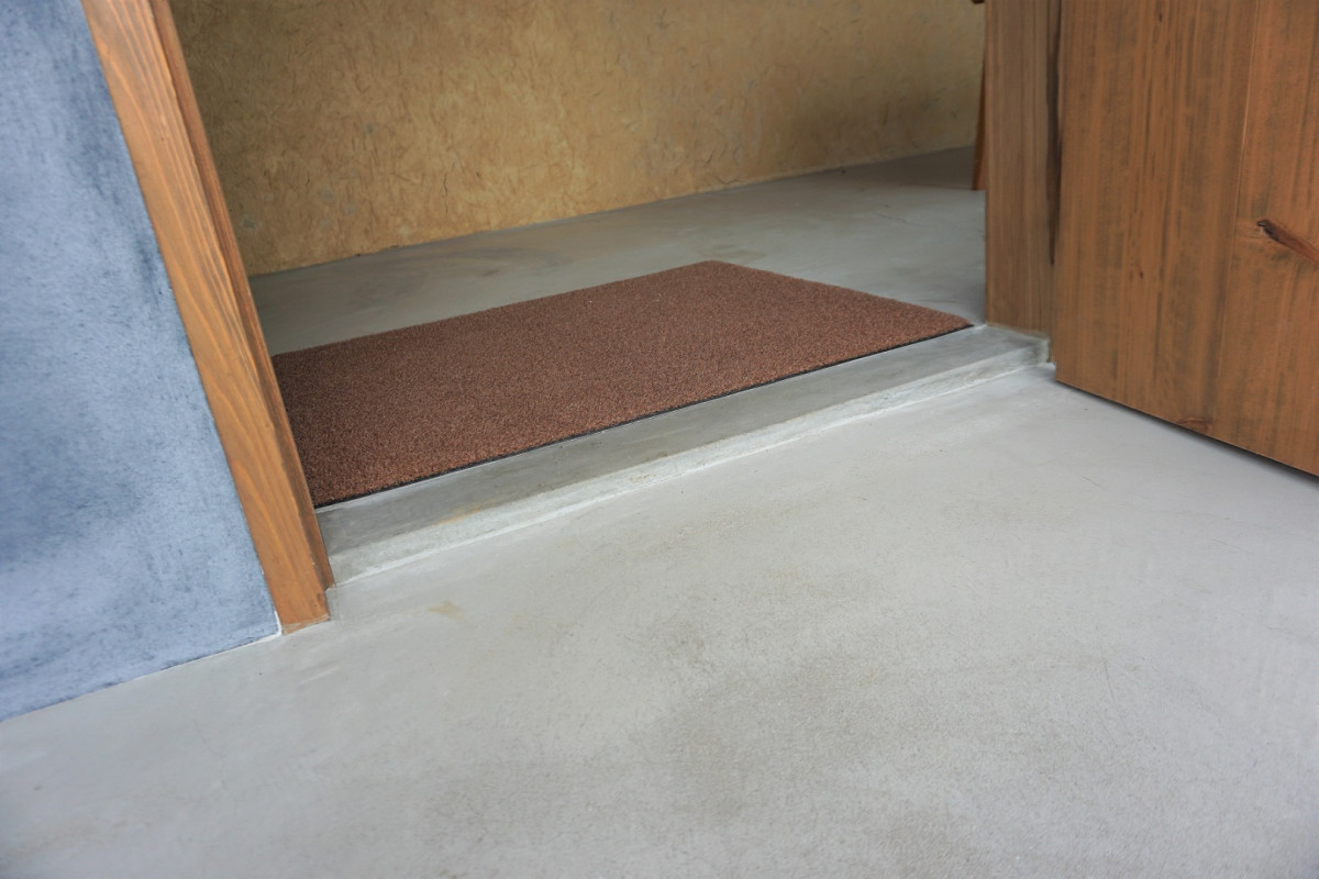 3センチほどの段があります