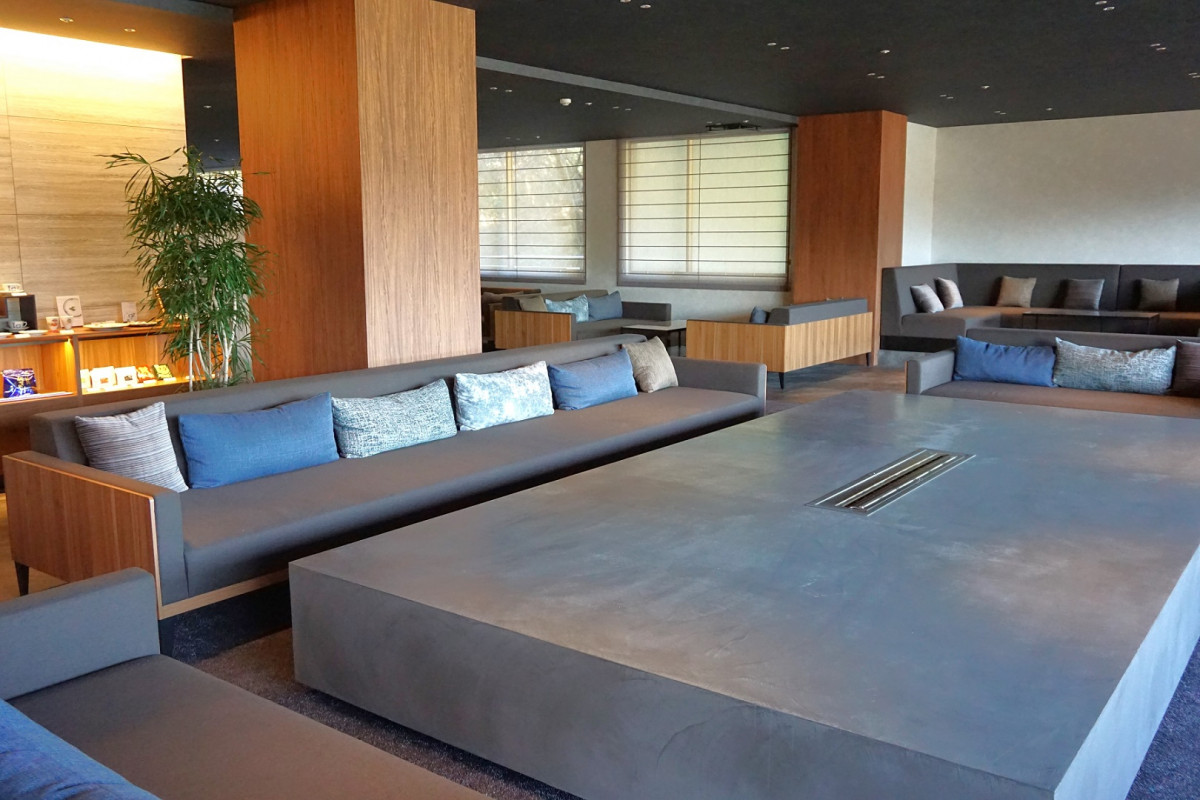 フロント前ロビー