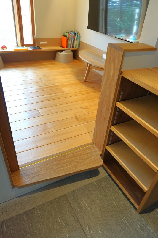 キッズルームは靴を脱いで上がってください