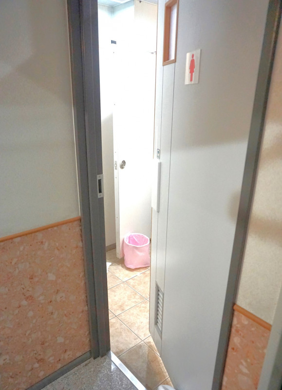 女性用トイレ