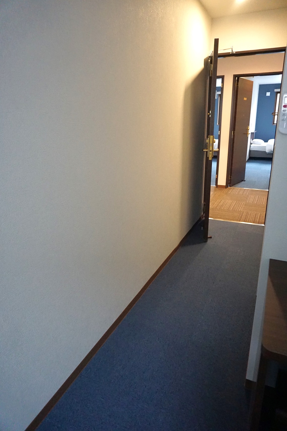 客室から出入口通路