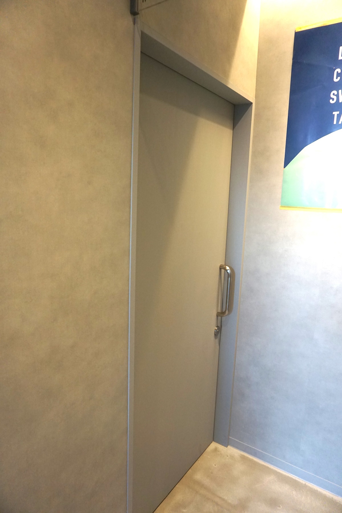 1階トイレ出入口