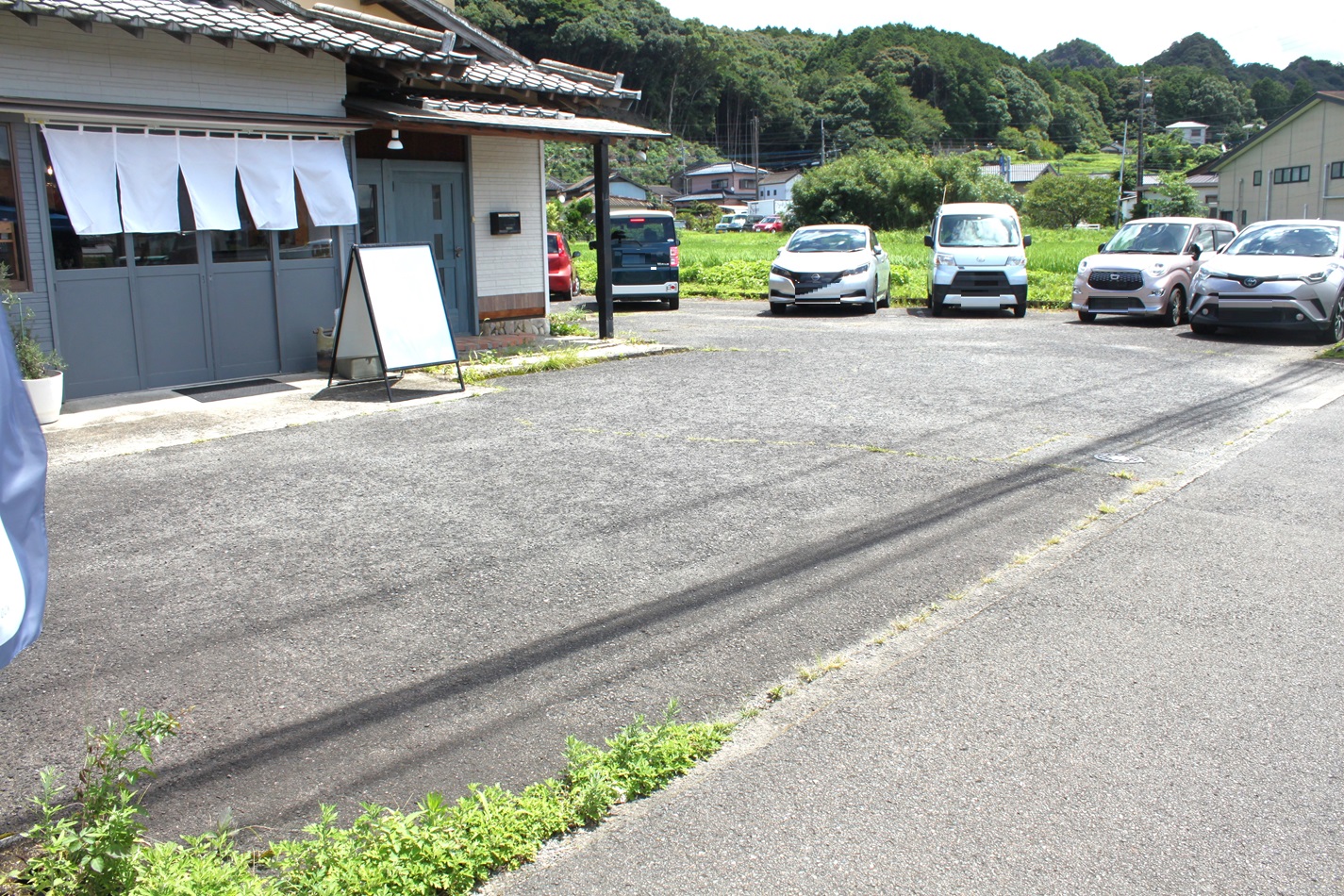 駐車場からの通路