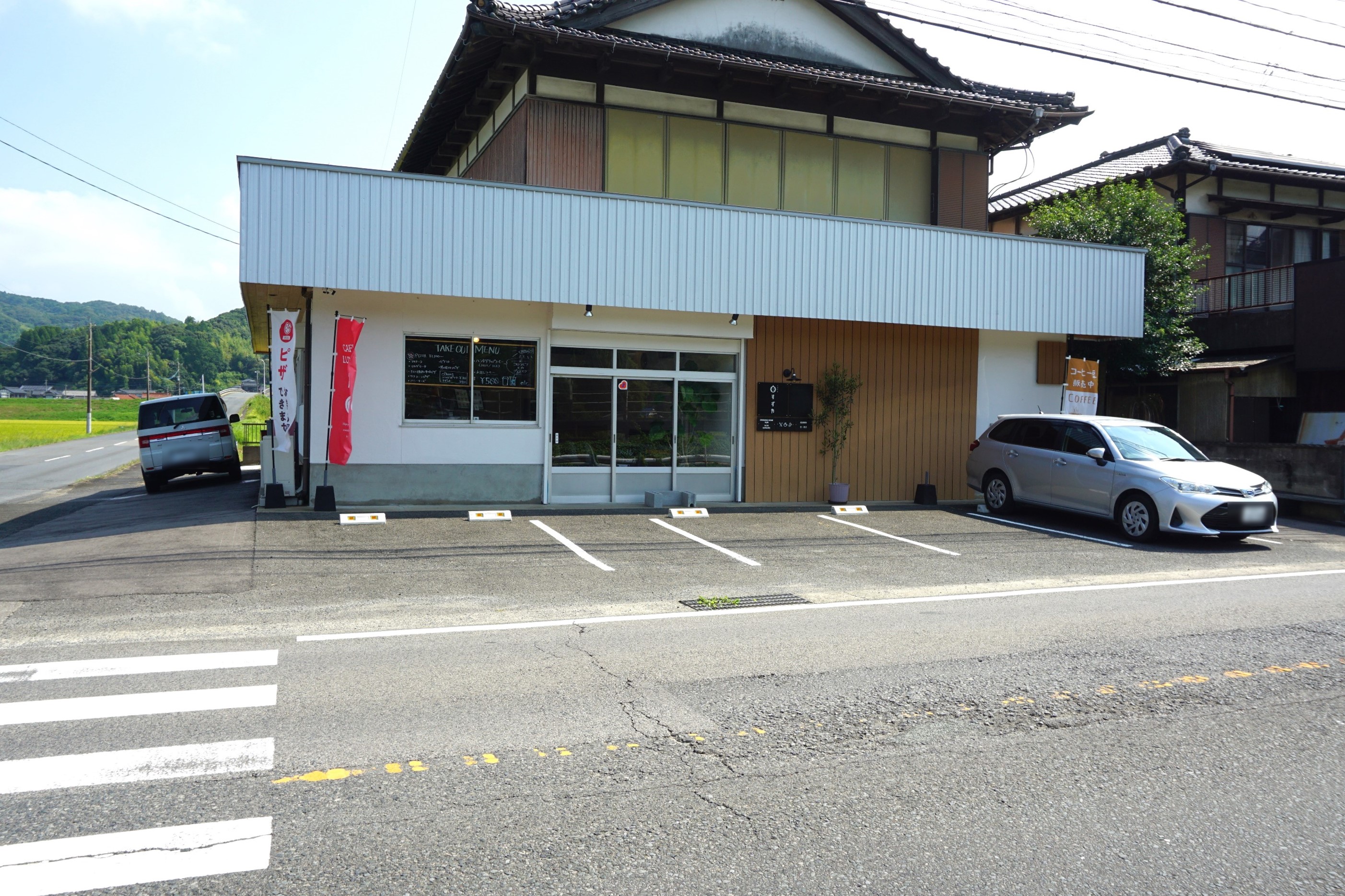 店舗前駐車場