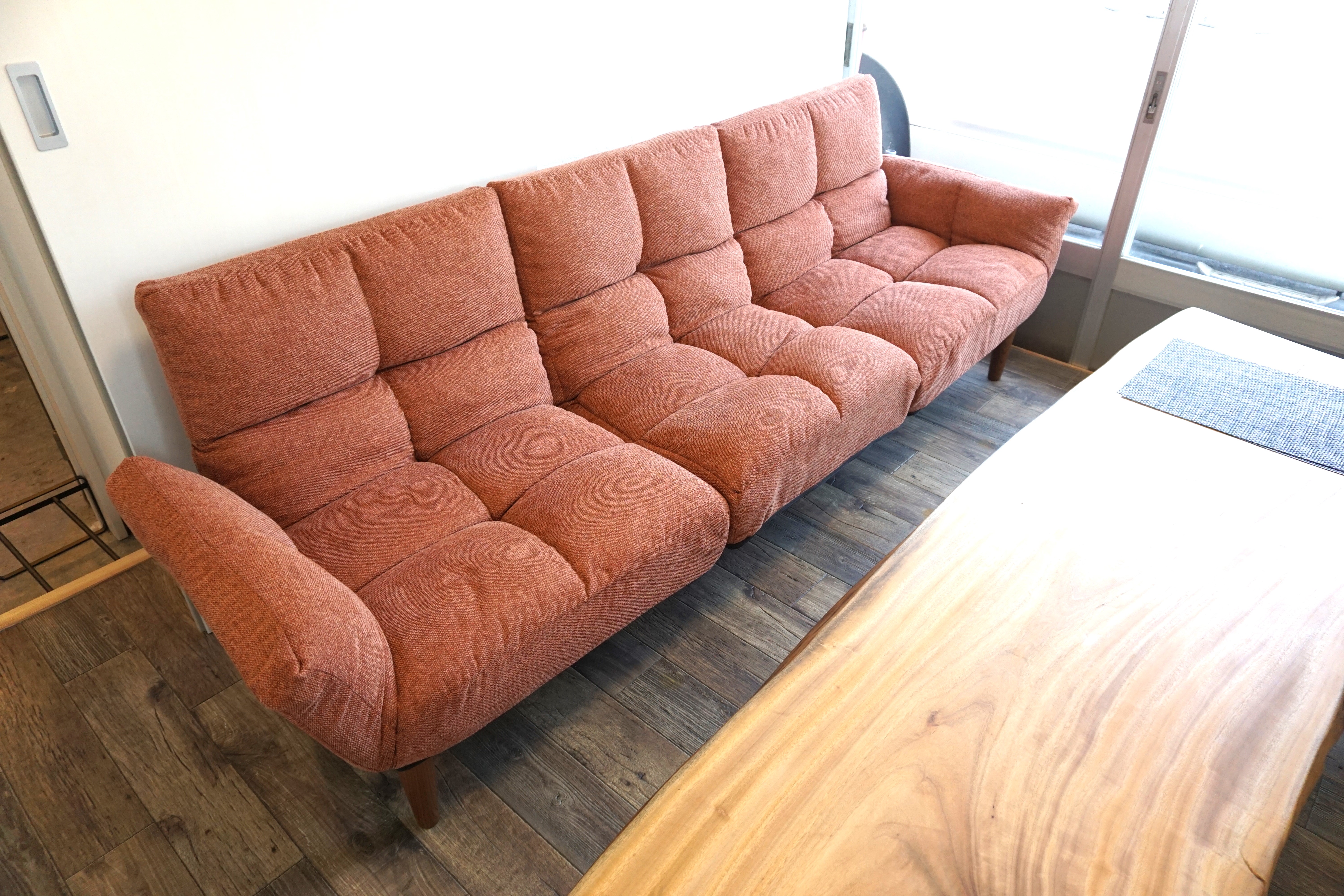 個室内ソファー