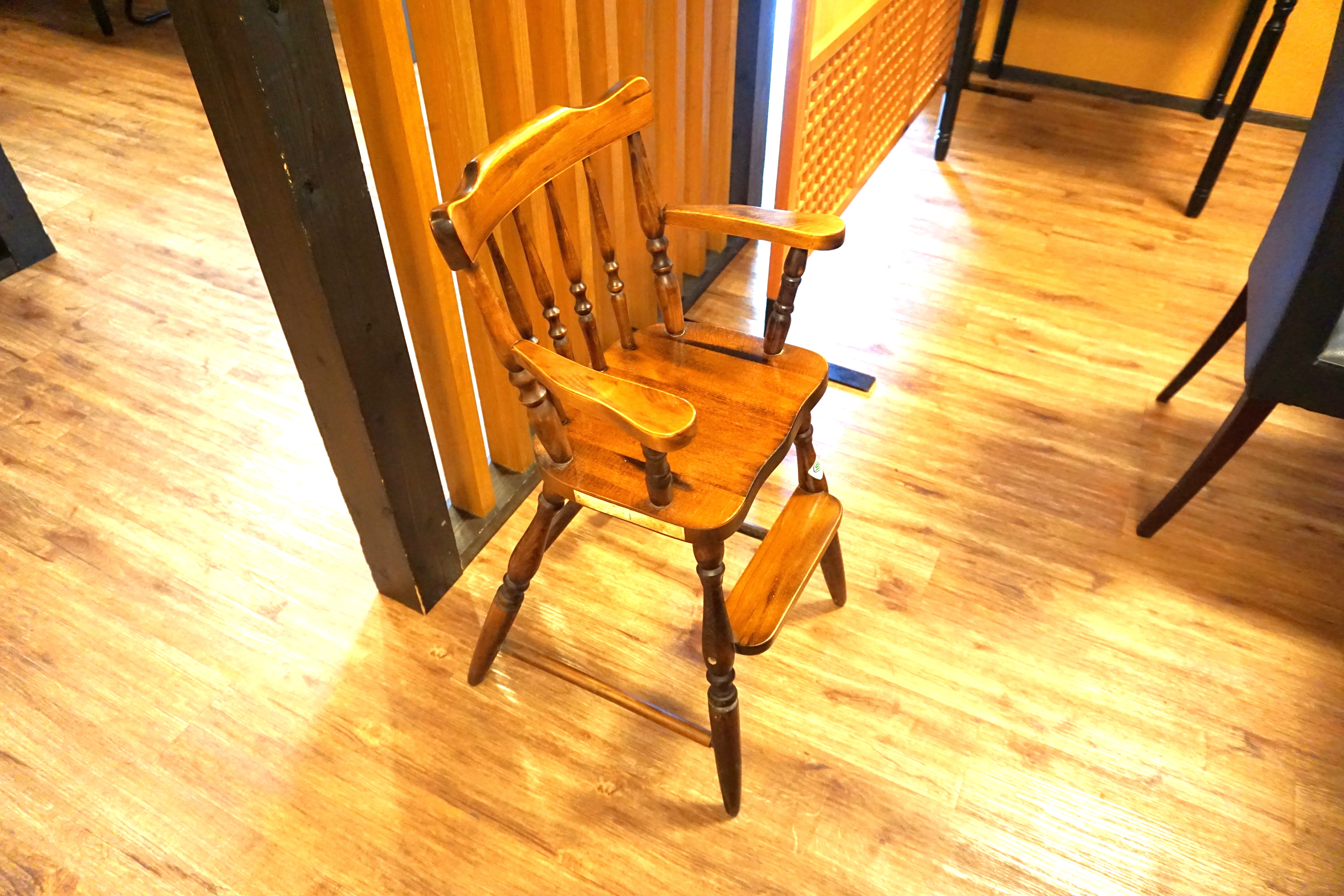 お子様椅子あります