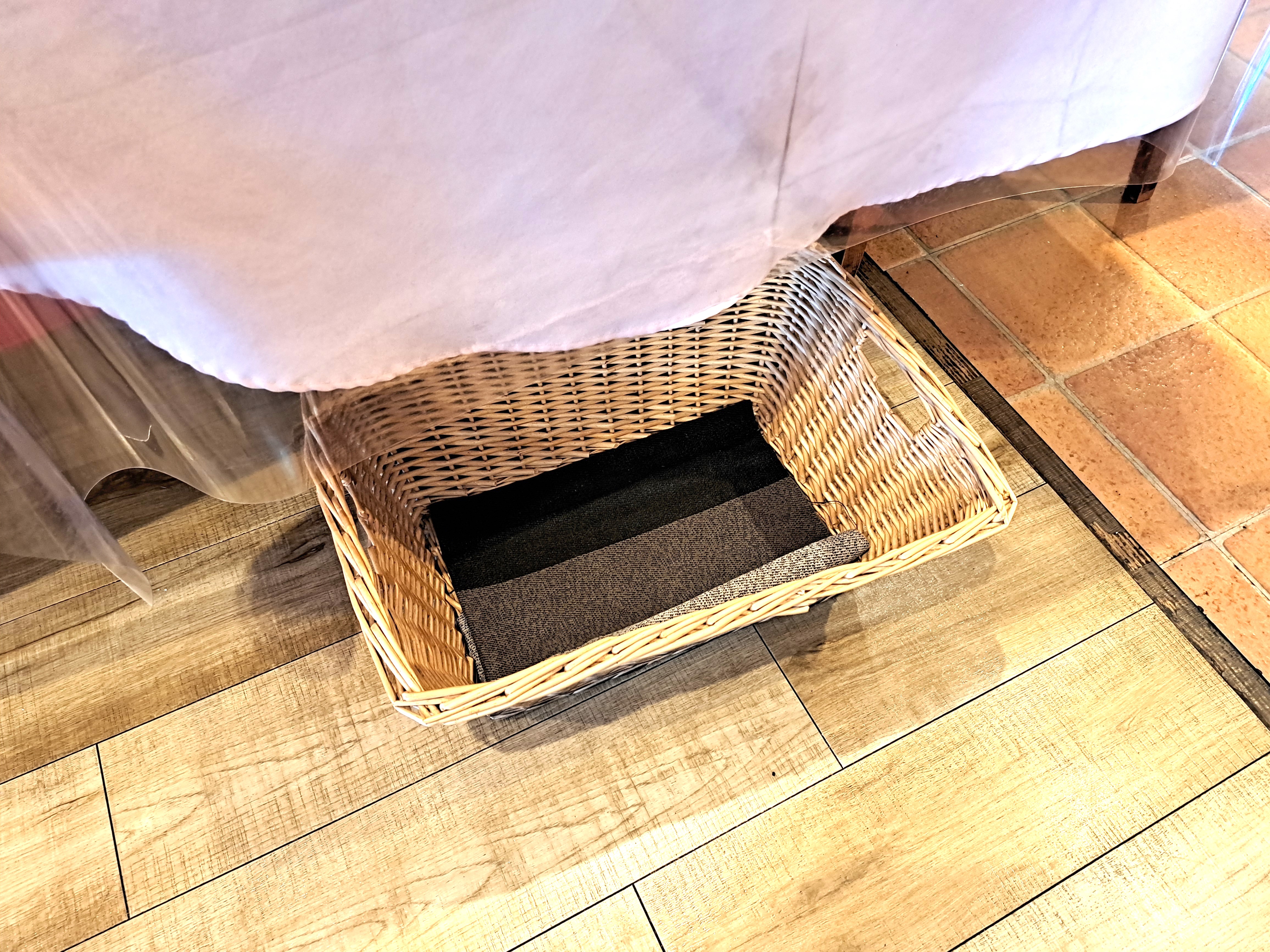 お荷物置きにご利用ください