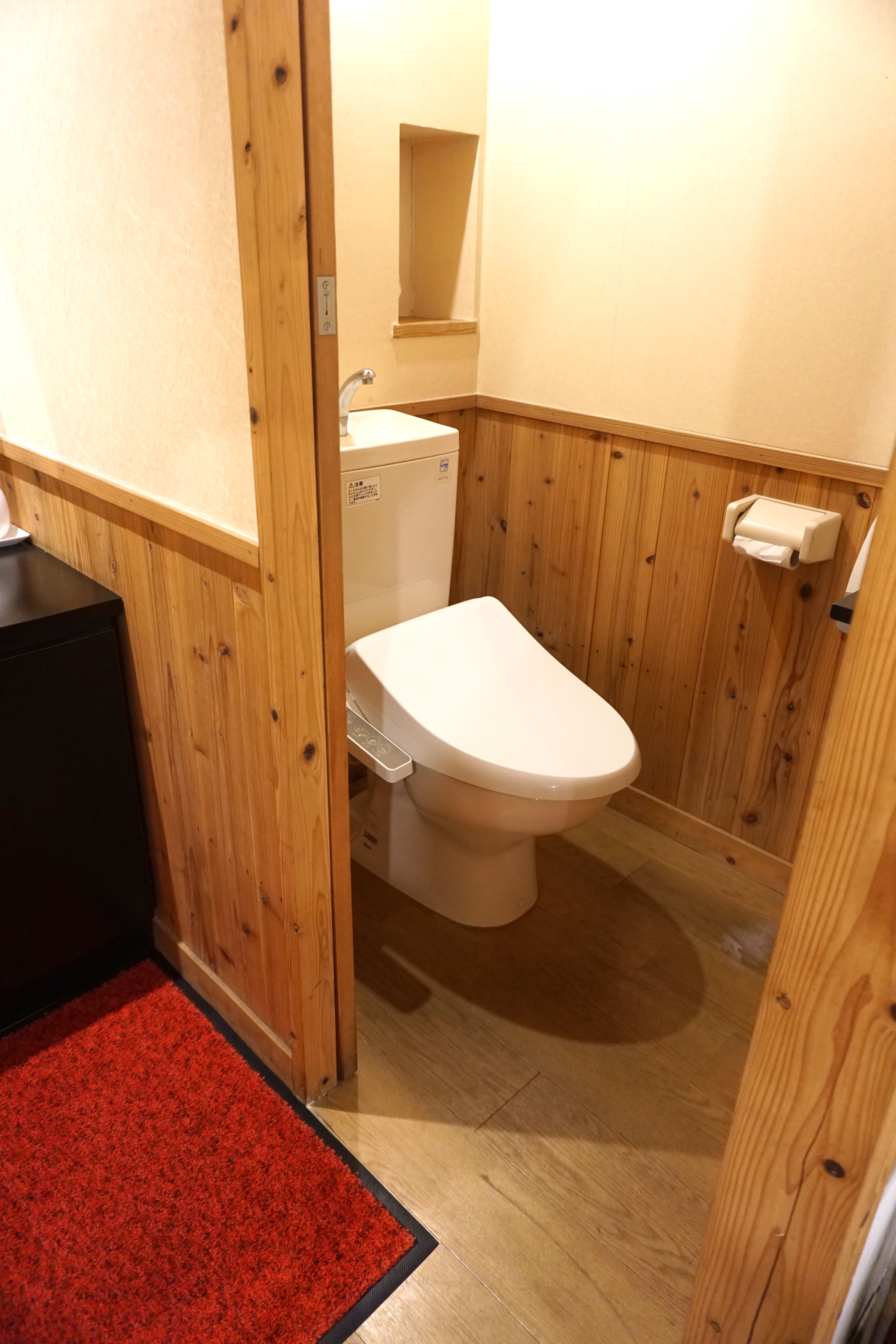 女性用トイレ内