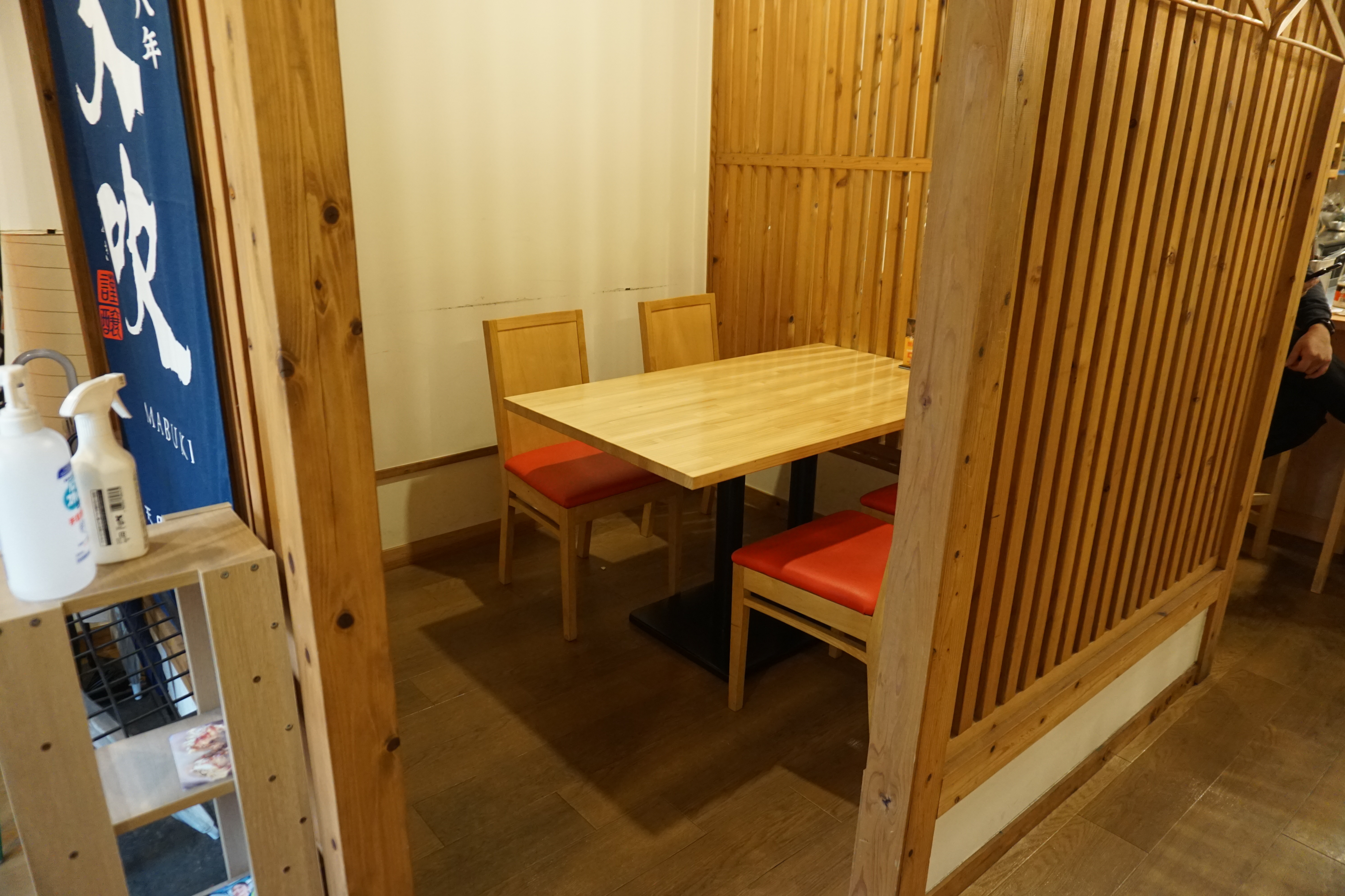 テーブル席