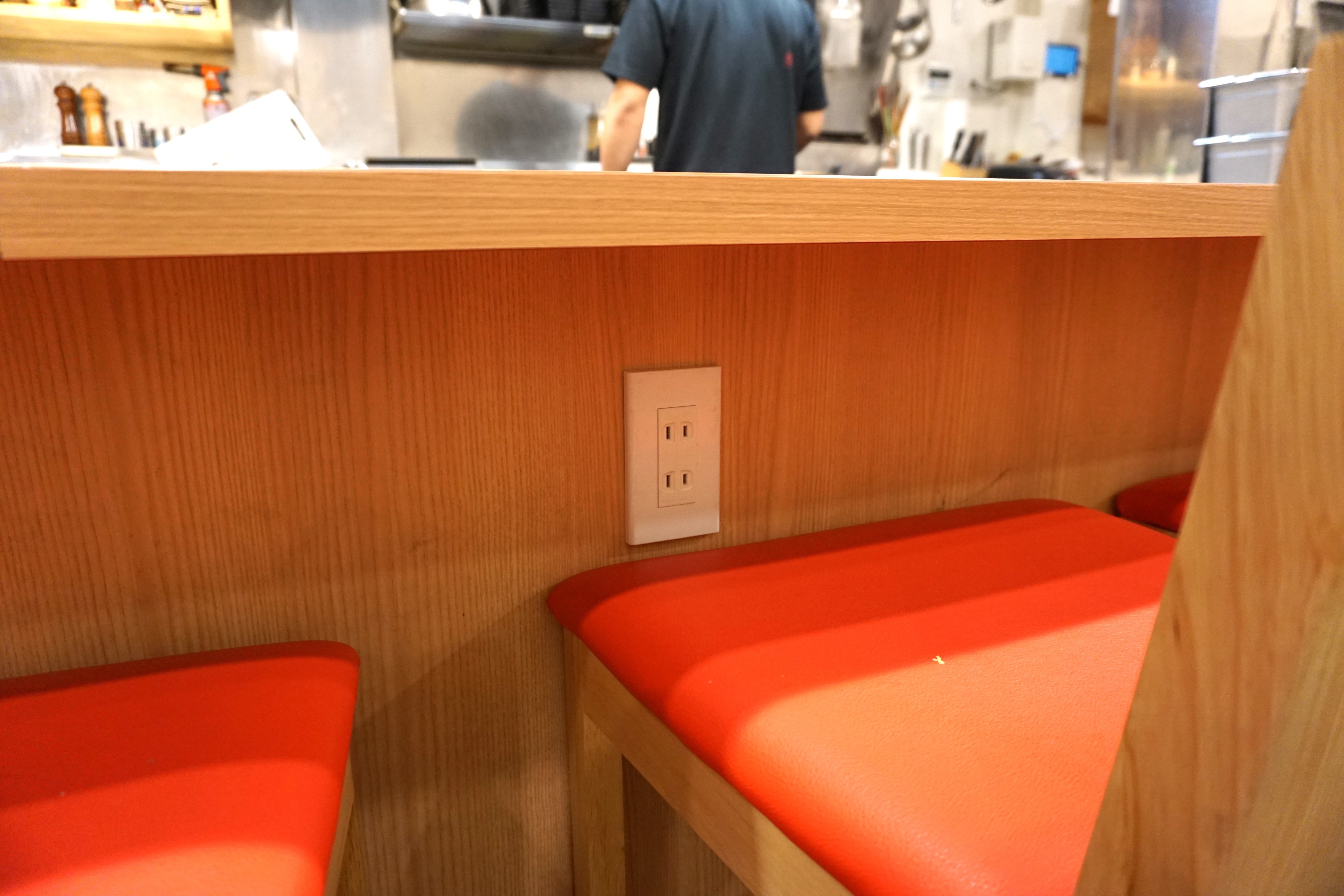 電源があるお席あります