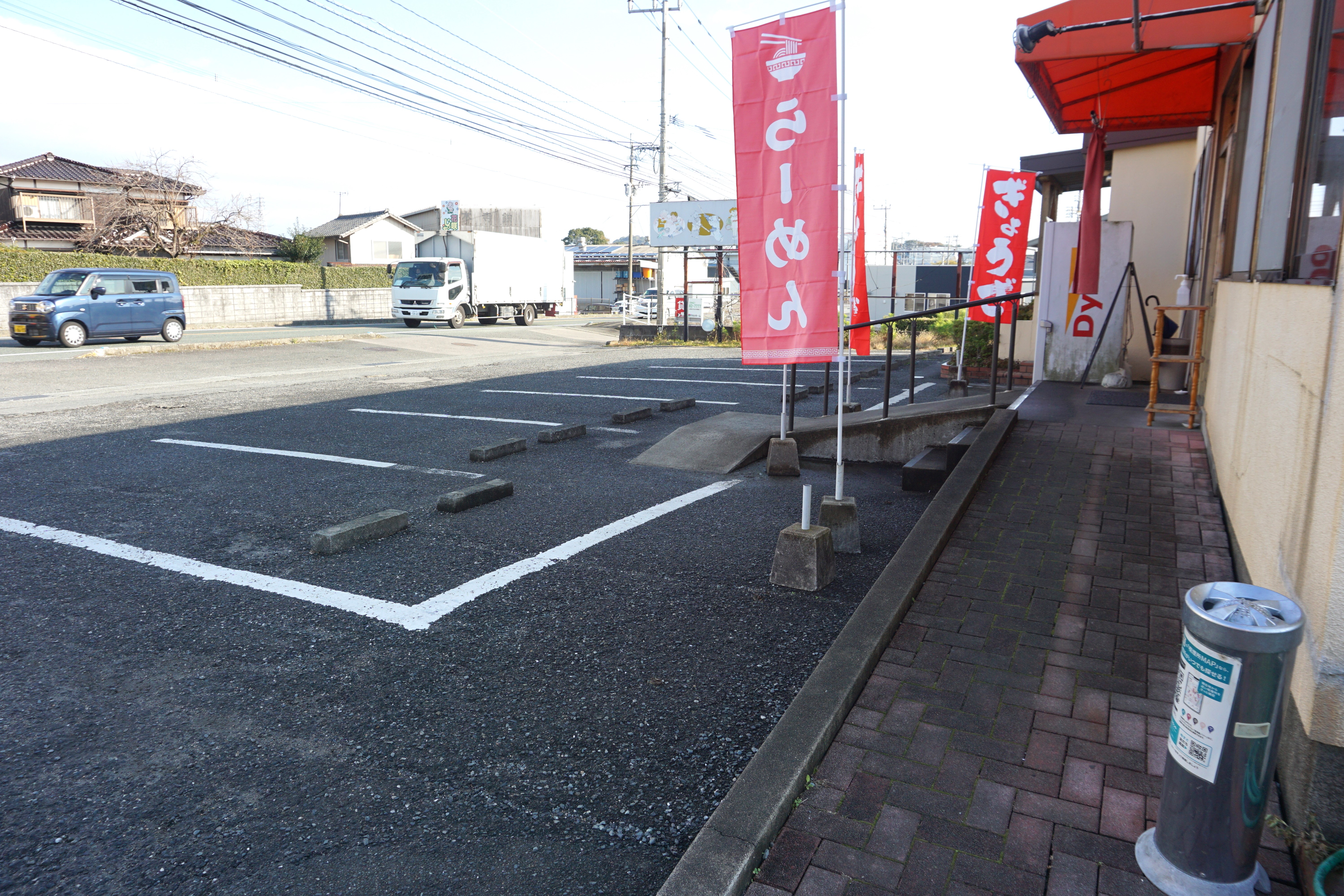 店舗前駐車スペース
