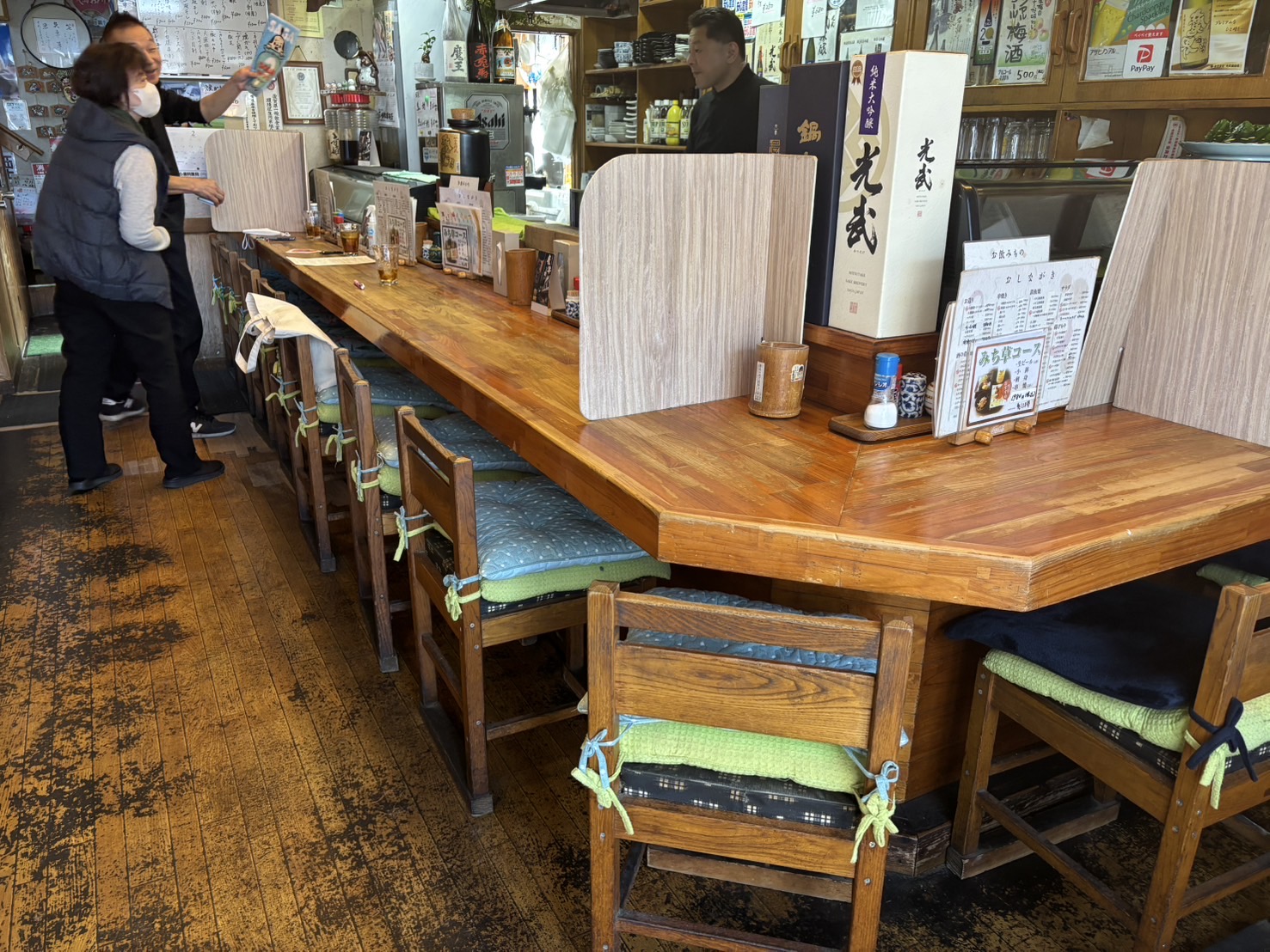 カウンター席です