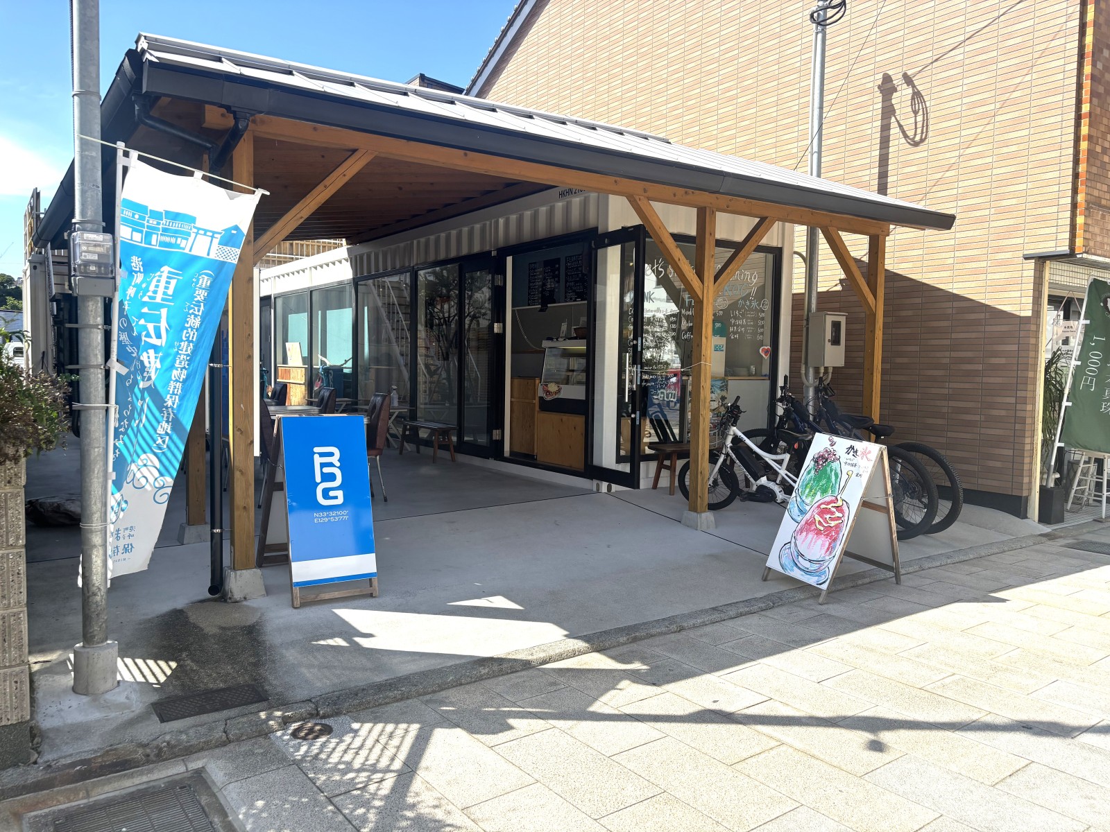 オープンスタイルなお店です