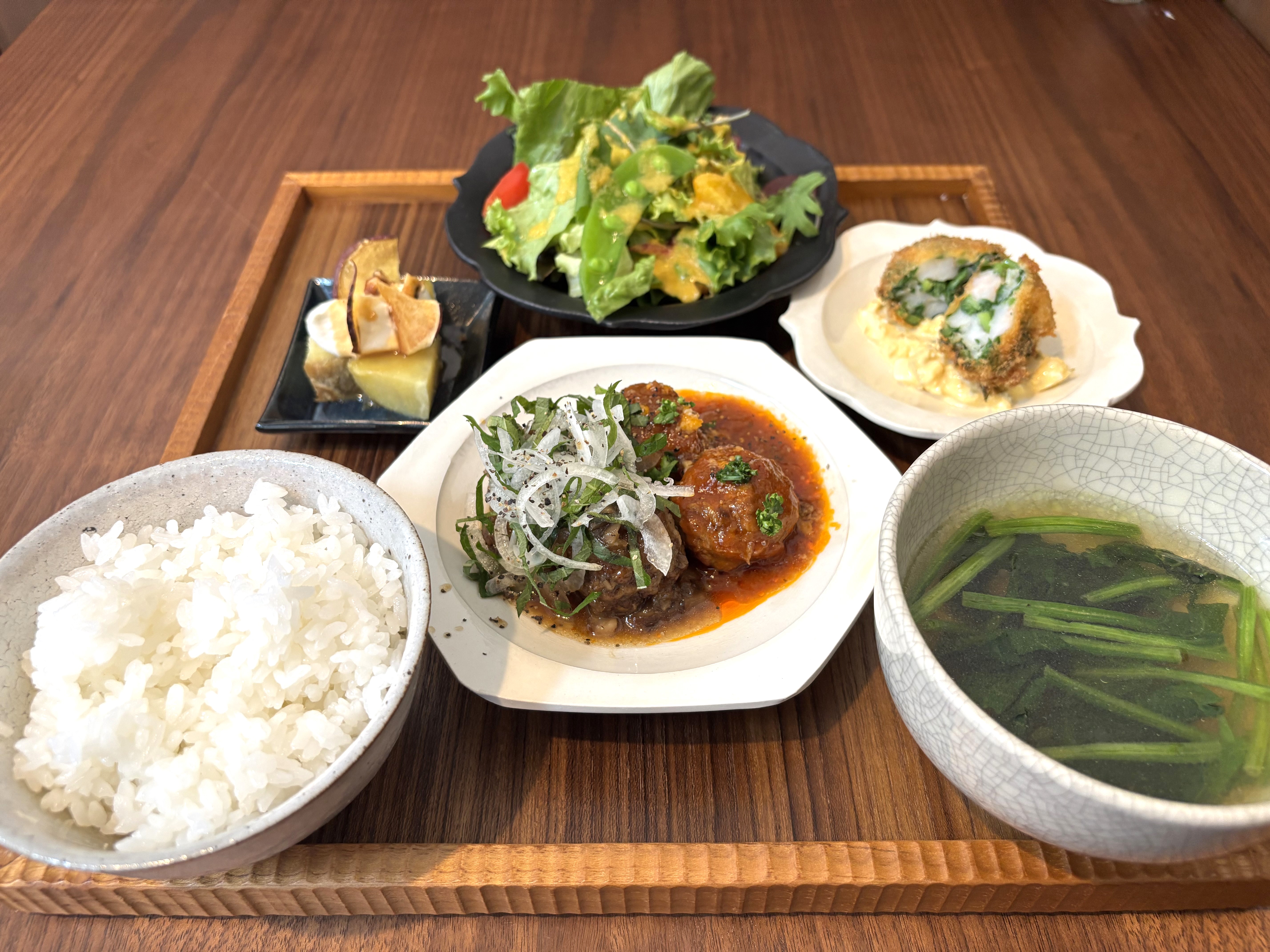 アステップランチは月替わりで内容が変わります♪