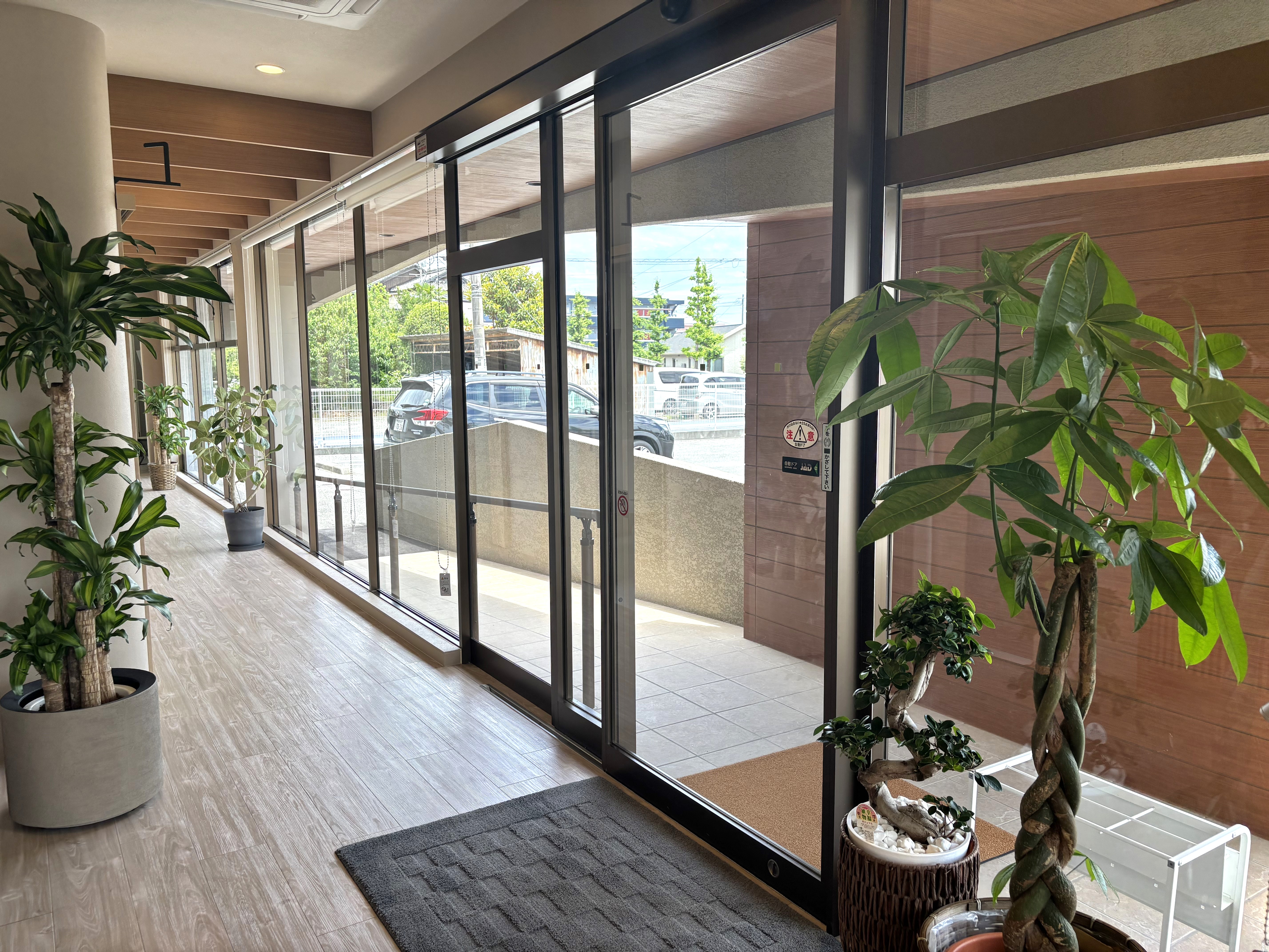 院内側からの出入口