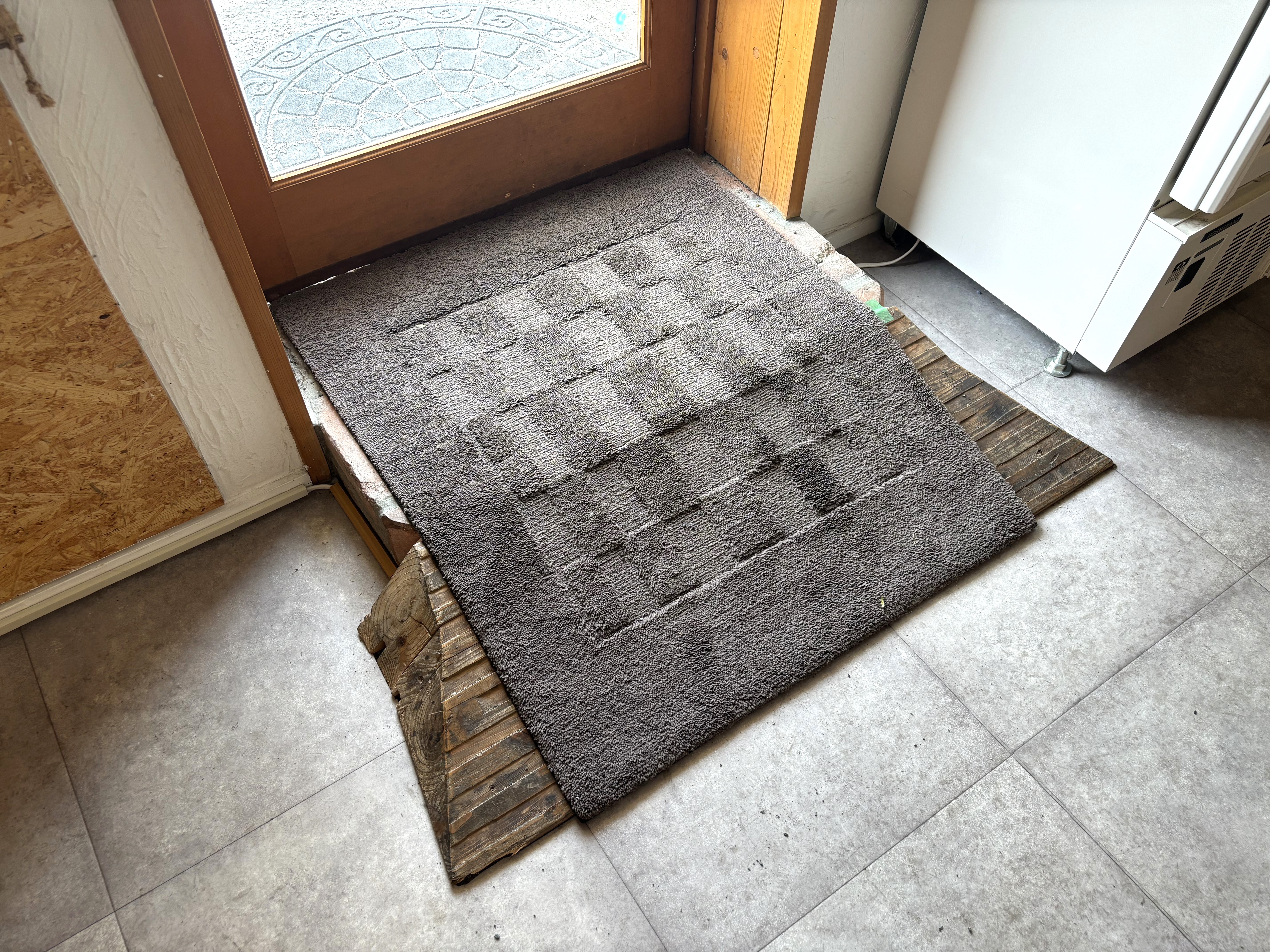 店内側もほぼフラットです