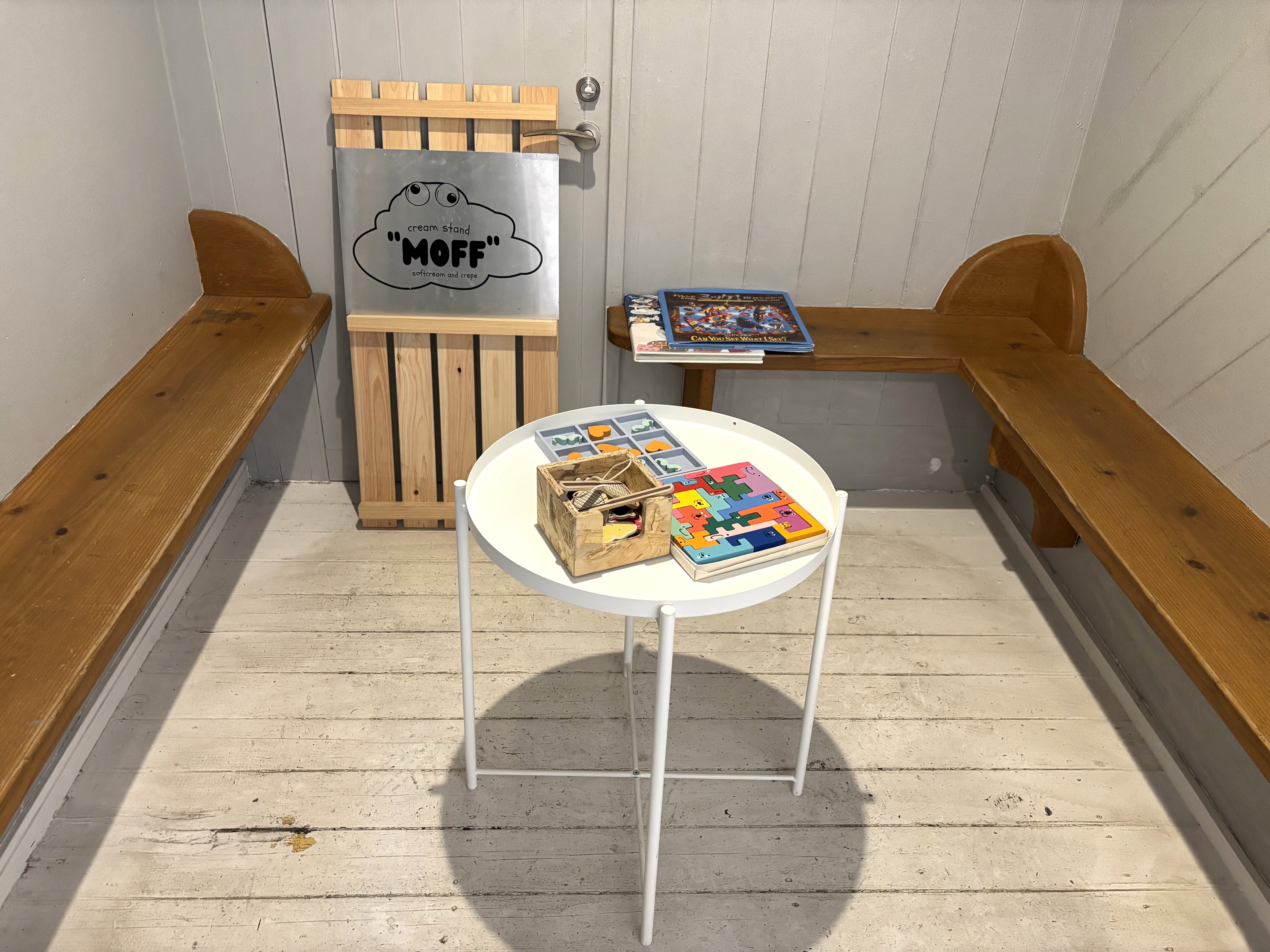 お子さまのおもちゃや絵本あります