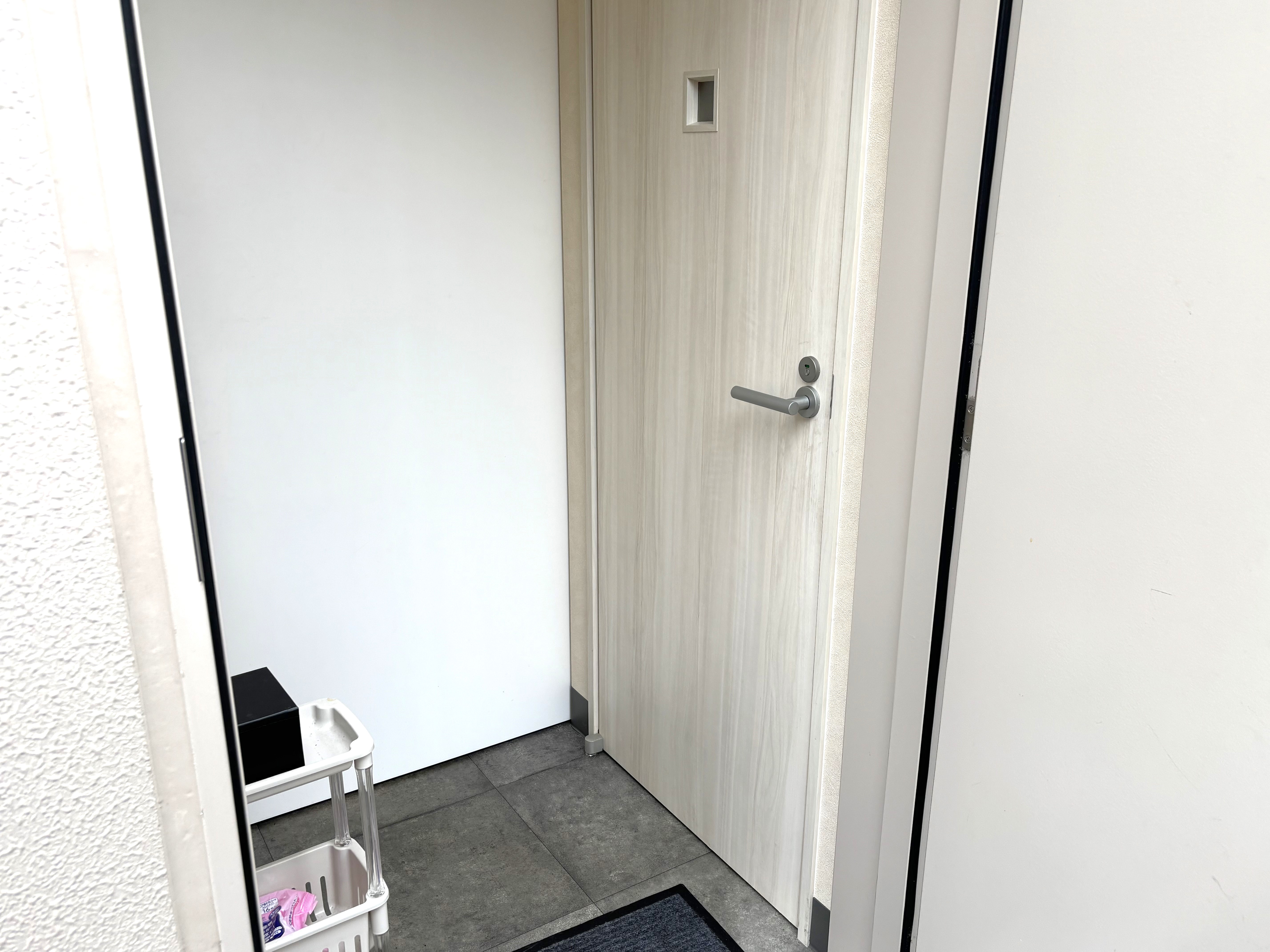 トイレ内ドア
