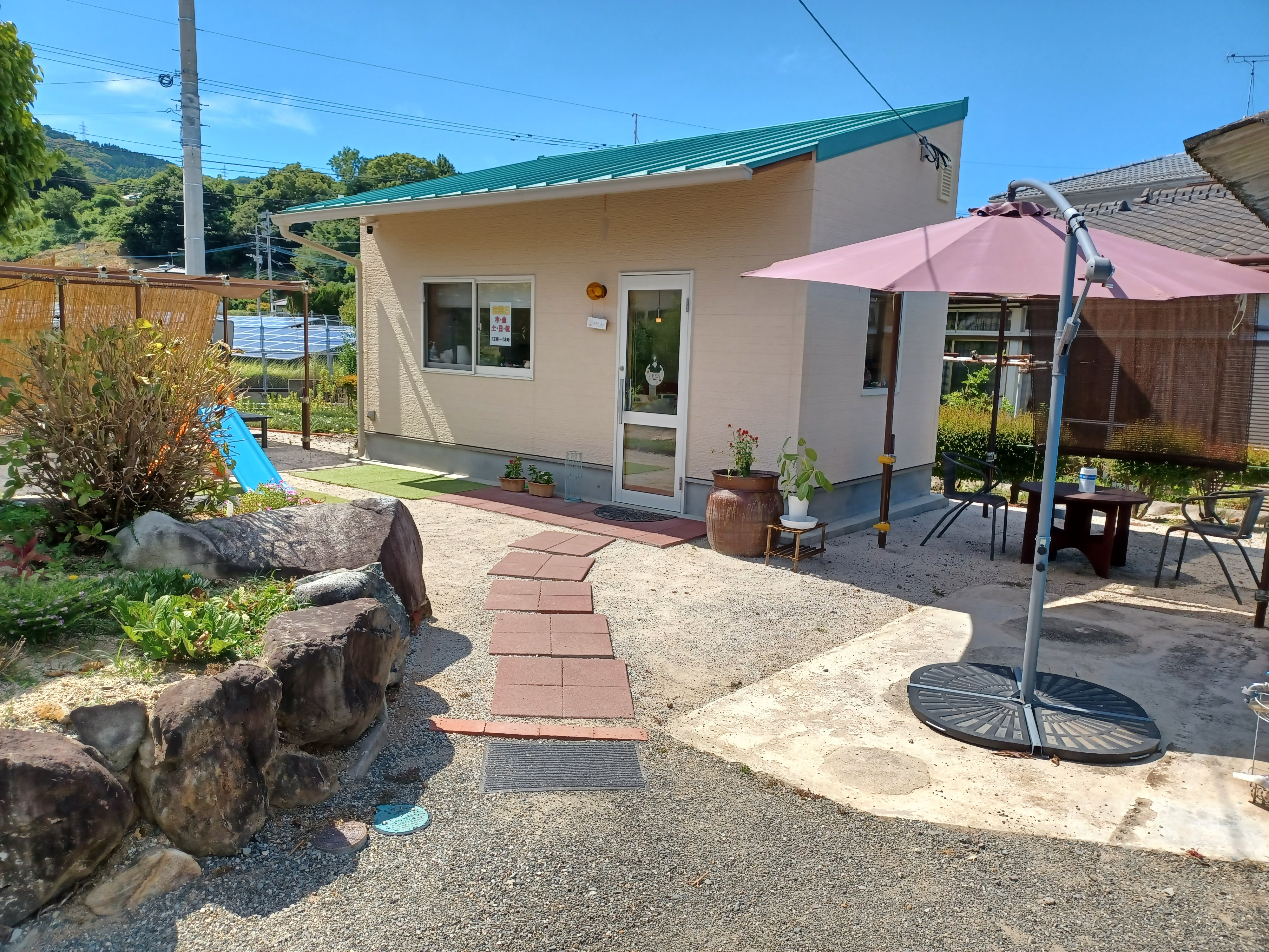 店舗右手側にはウェルカムスペースがあります