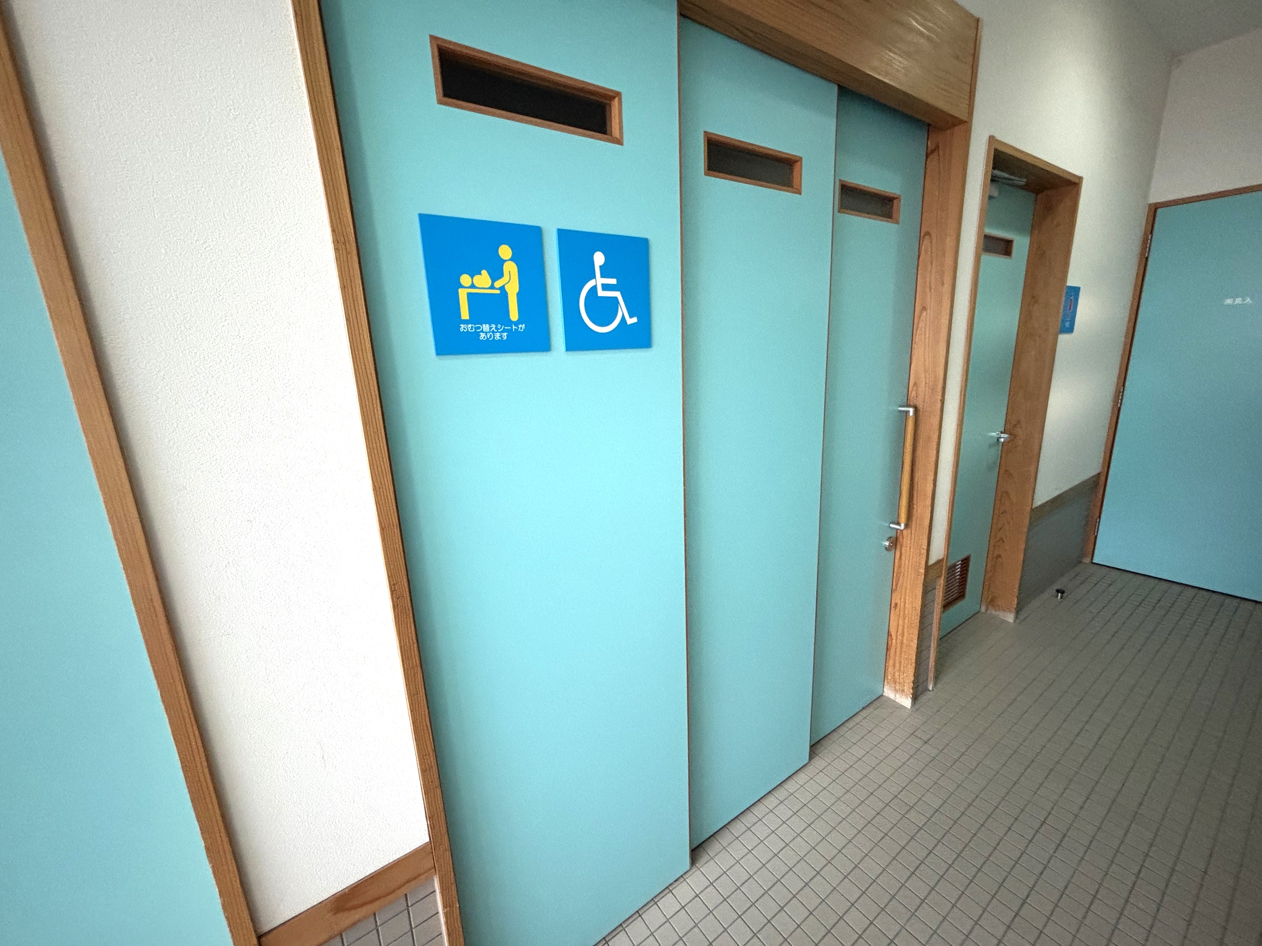 バリアフリートイレ出入口ドア