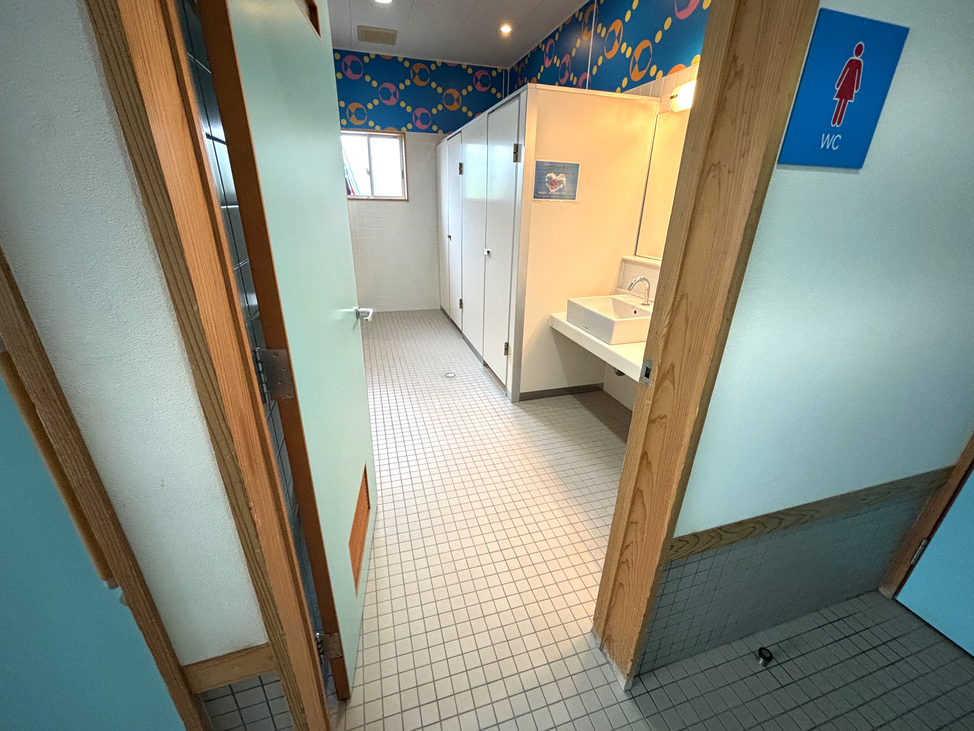 女性用トイレ内