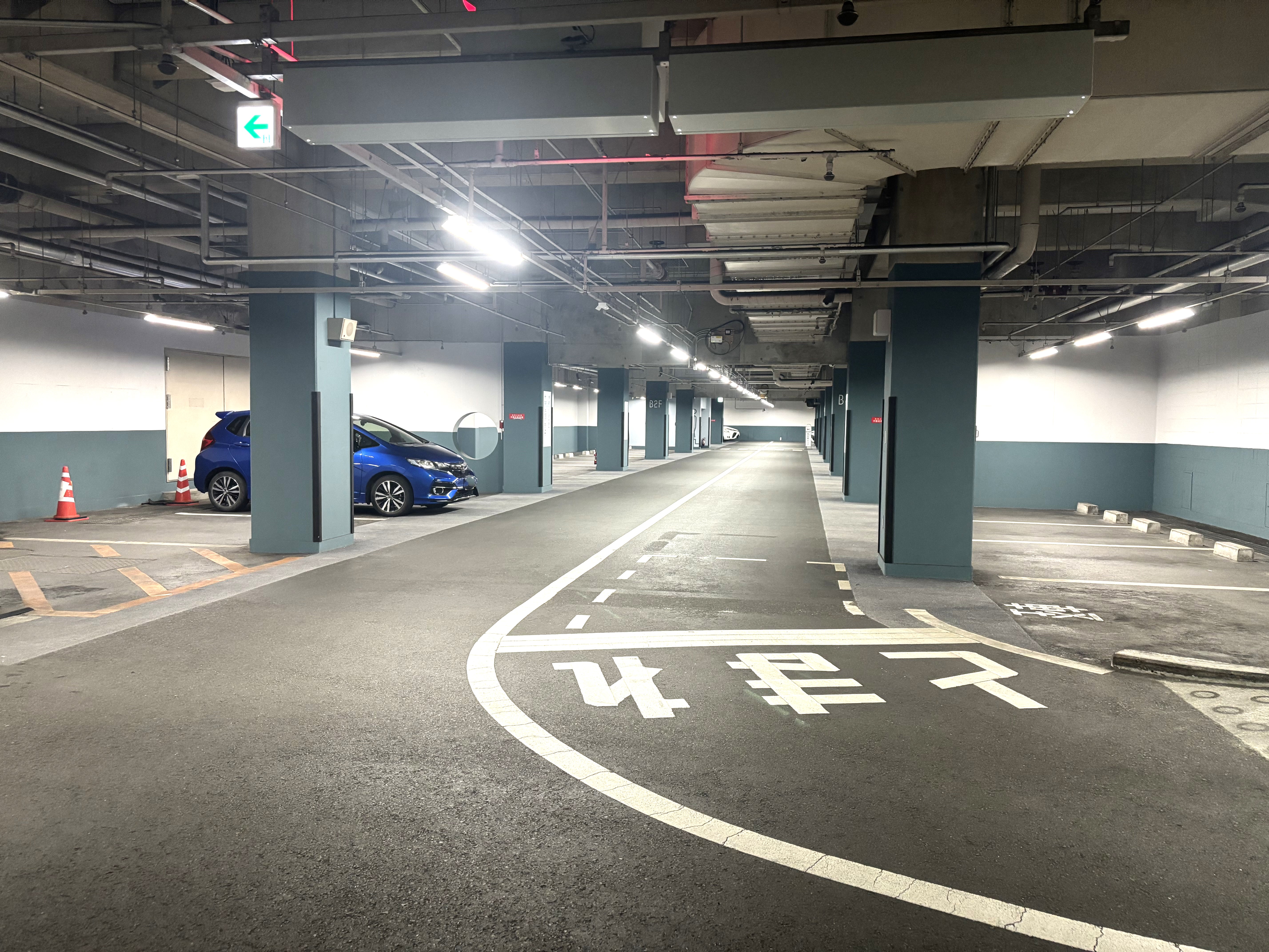 地下2階駐車場