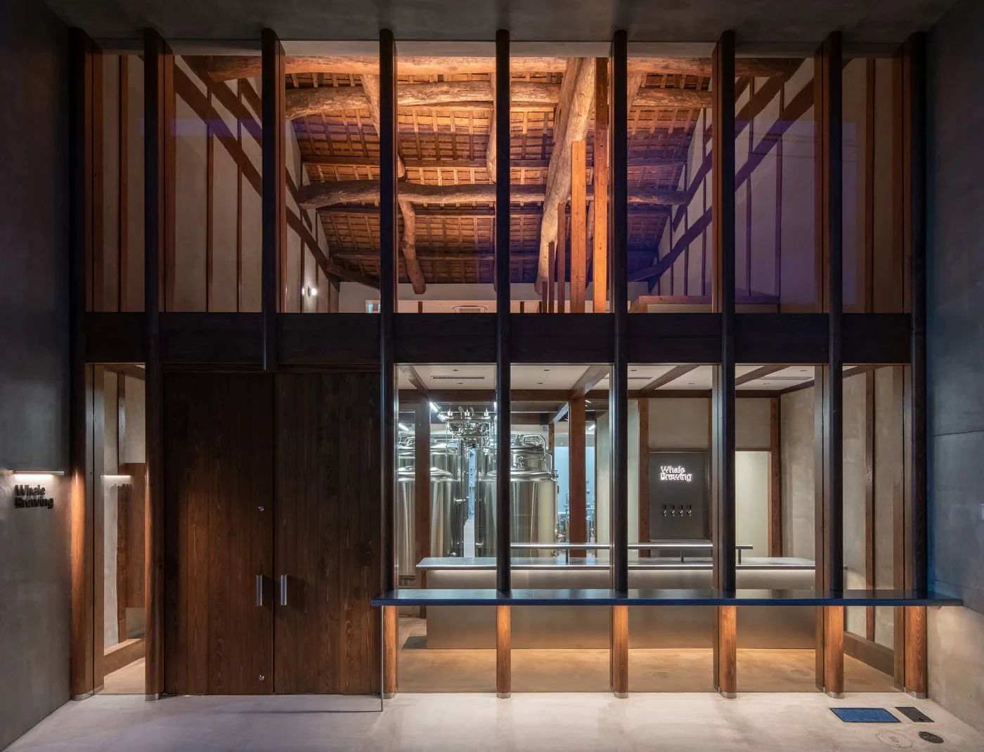 ガラス張りのおしゃれな空間です